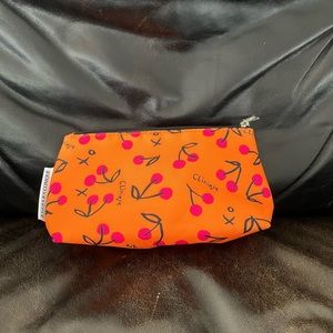 🧡BNWOT ORANGE CLINIQUE MAKEUP BAG🧡